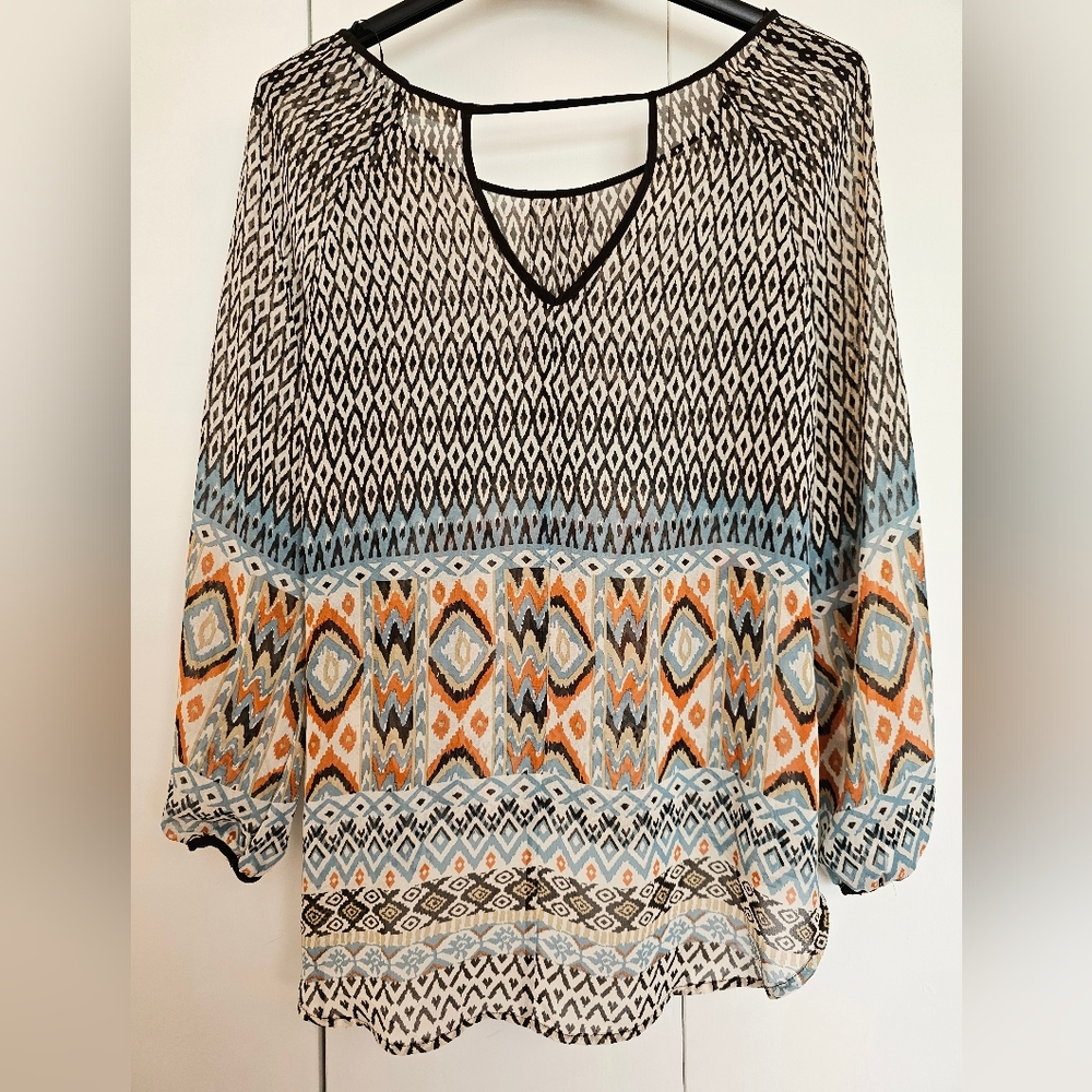 Beautiful Print Blouse - Picture 4 of 5